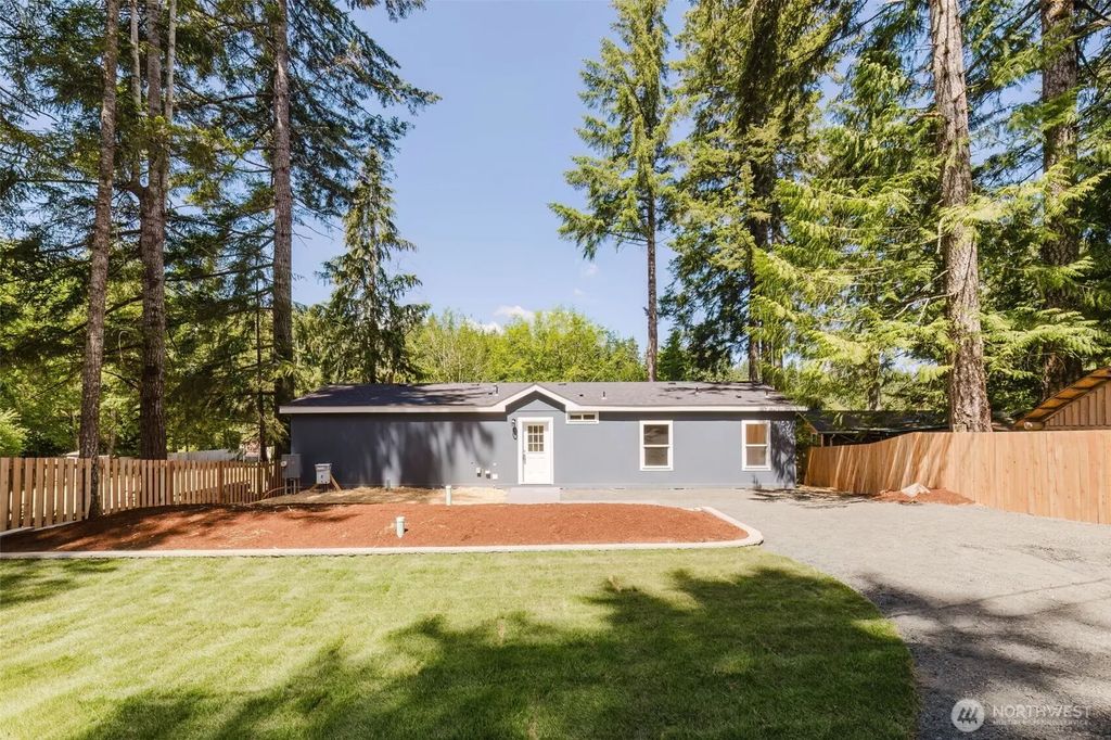 401 E Trails End Drive, Belfair