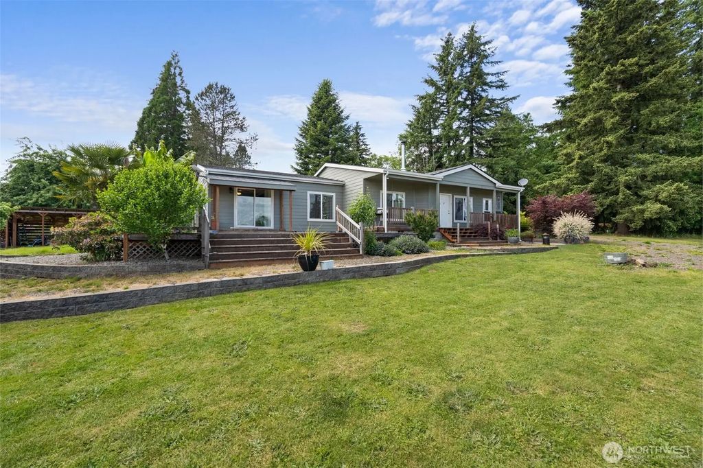 1583 State Route 122, Silver Creek