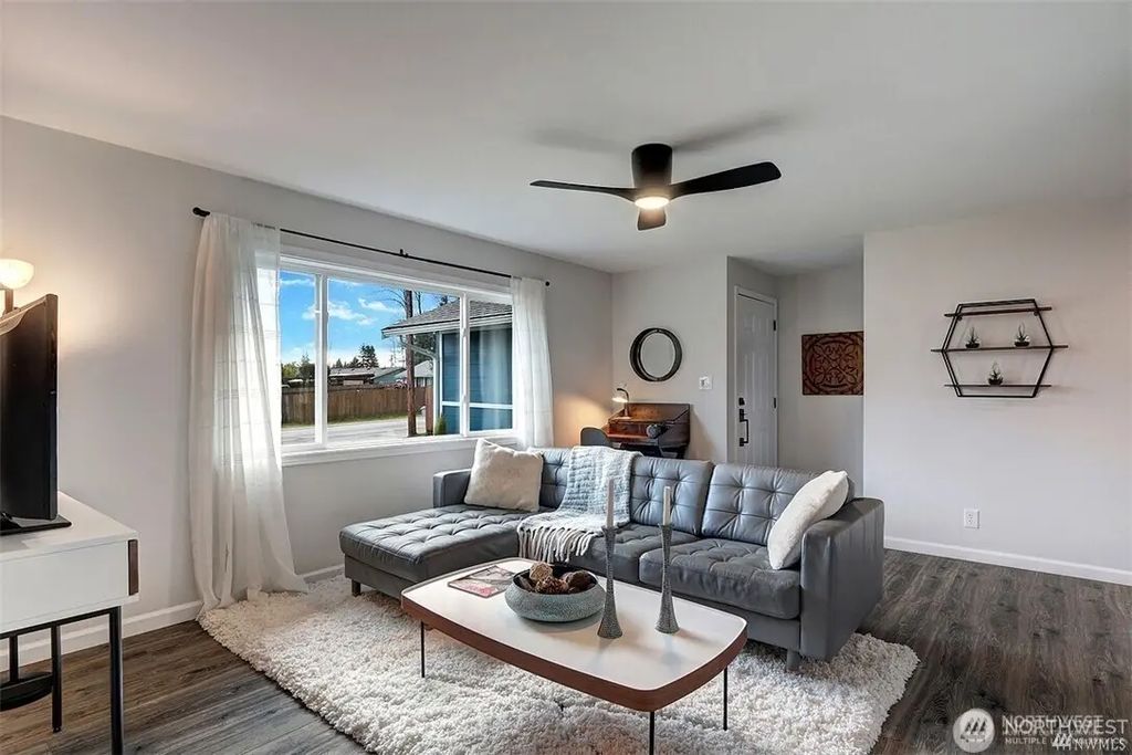 3708 Ne 22nd Street, Renton
