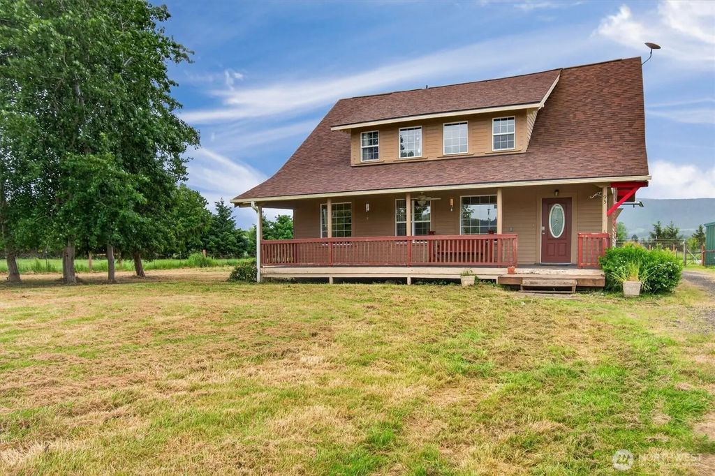 95 W Birnie Slough Road, Cathlamet
