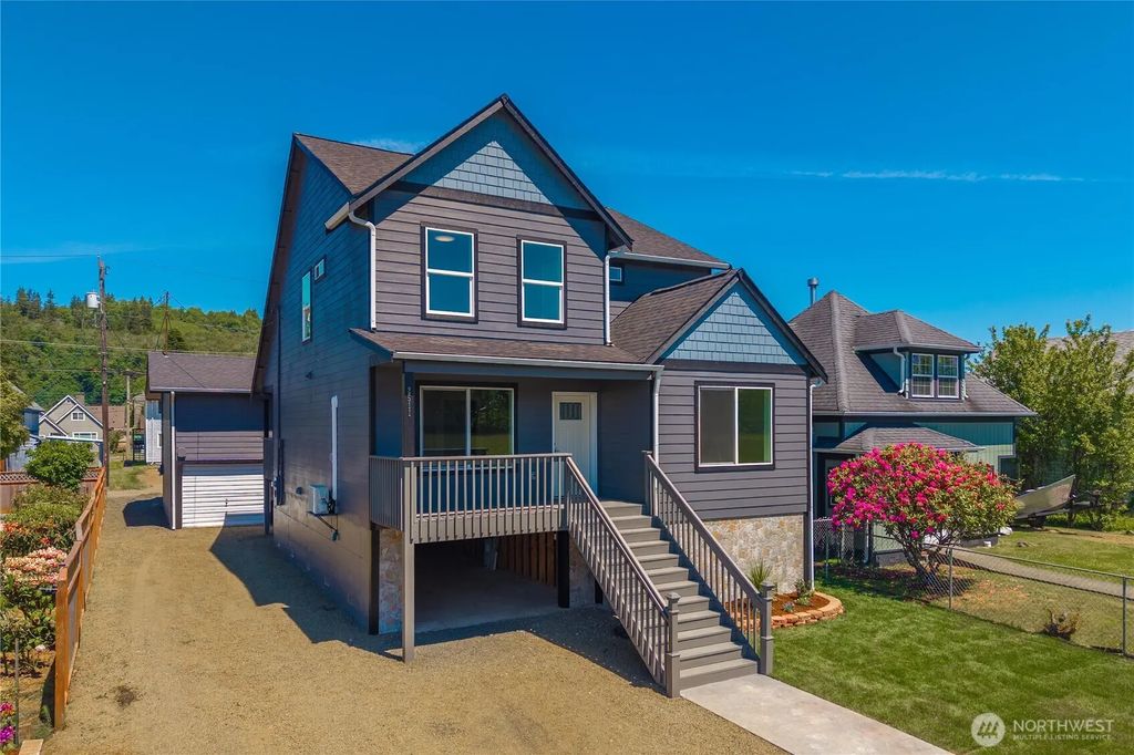 2511 Bay Avenue, Hoquiam