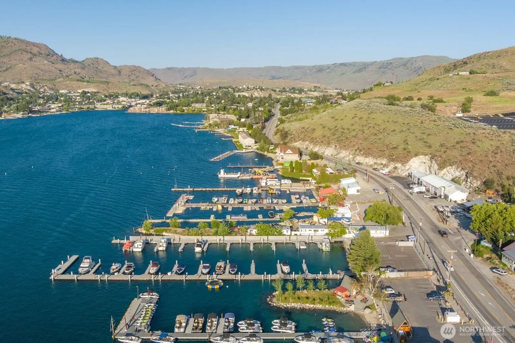 1217 W Woodin Avenue, Chelan