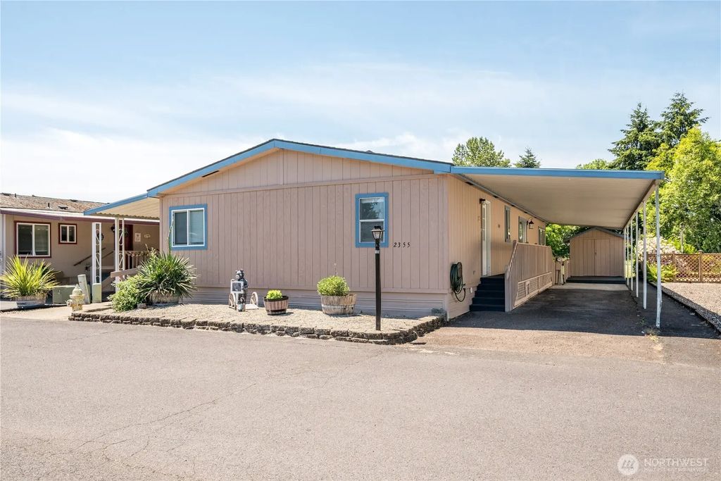 2355 Sparrow Loop 169, Kelso