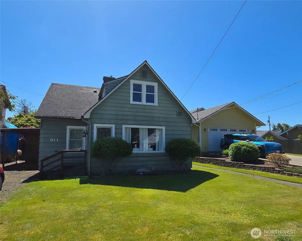 911 Alder, Hoquiam