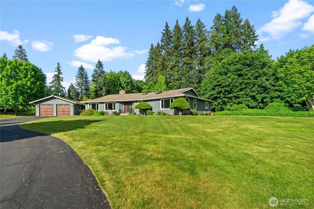 200 Ne Riverhill Drive, Belfair