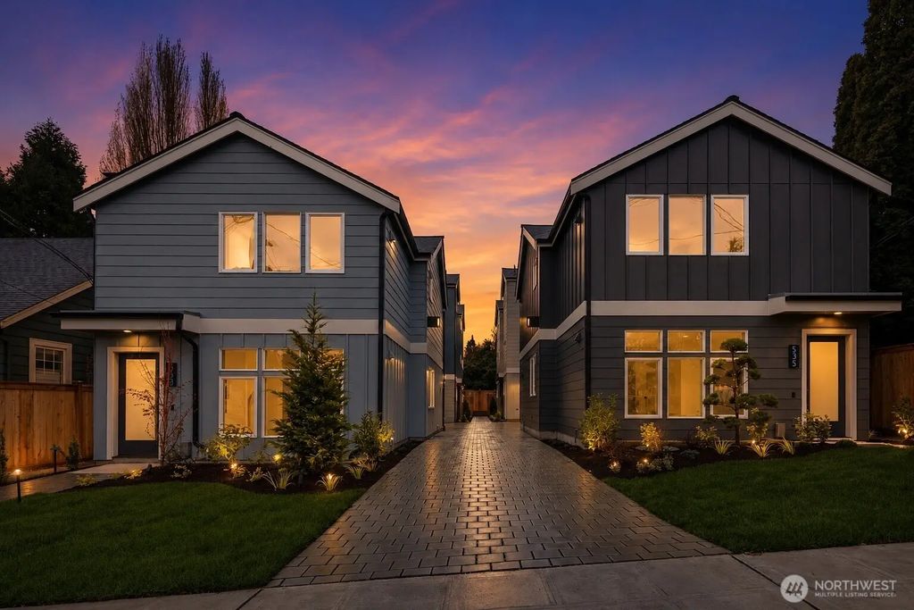 533 B N 70th Street, Seattle
