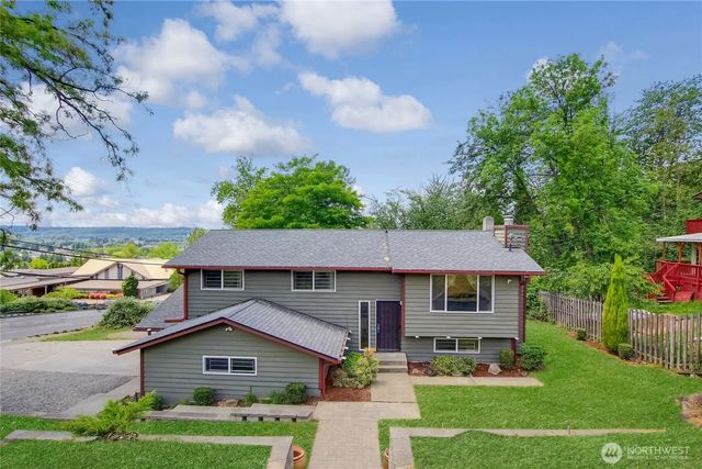 707 Alvord Avenue N, Kent