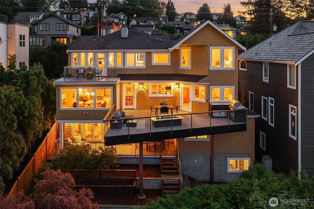 1126 33rd Avenue S, Seattle