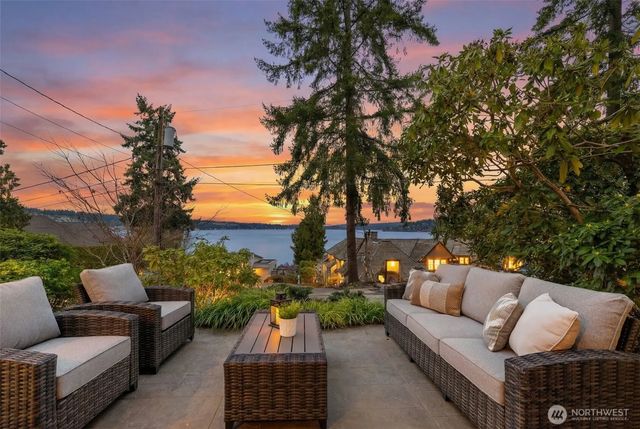 18021 Se 40th Place, Bellevue