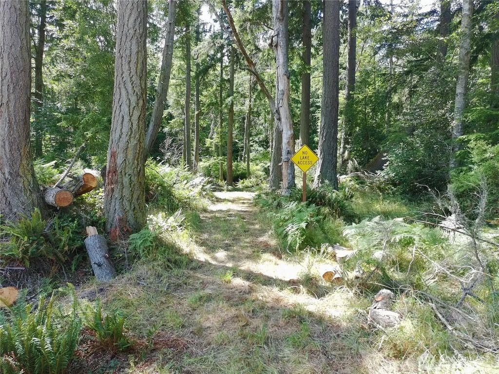 737 Twin View Drive, Greenbank