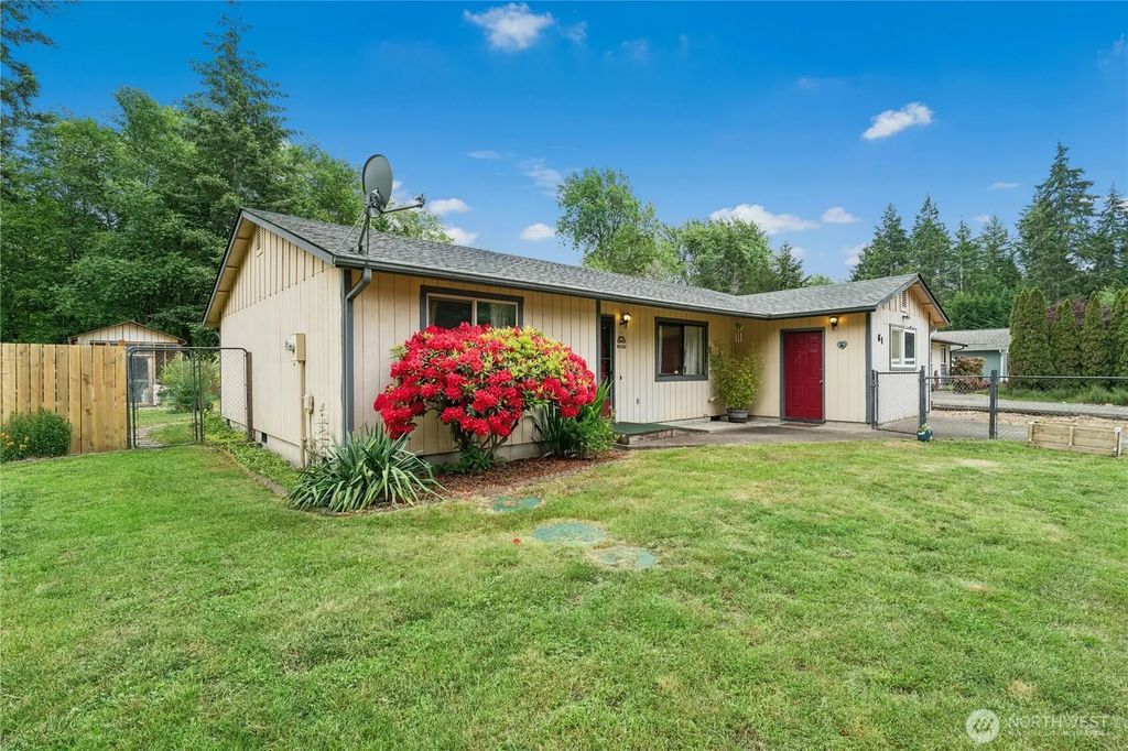 61 E Fir Court, Shelton