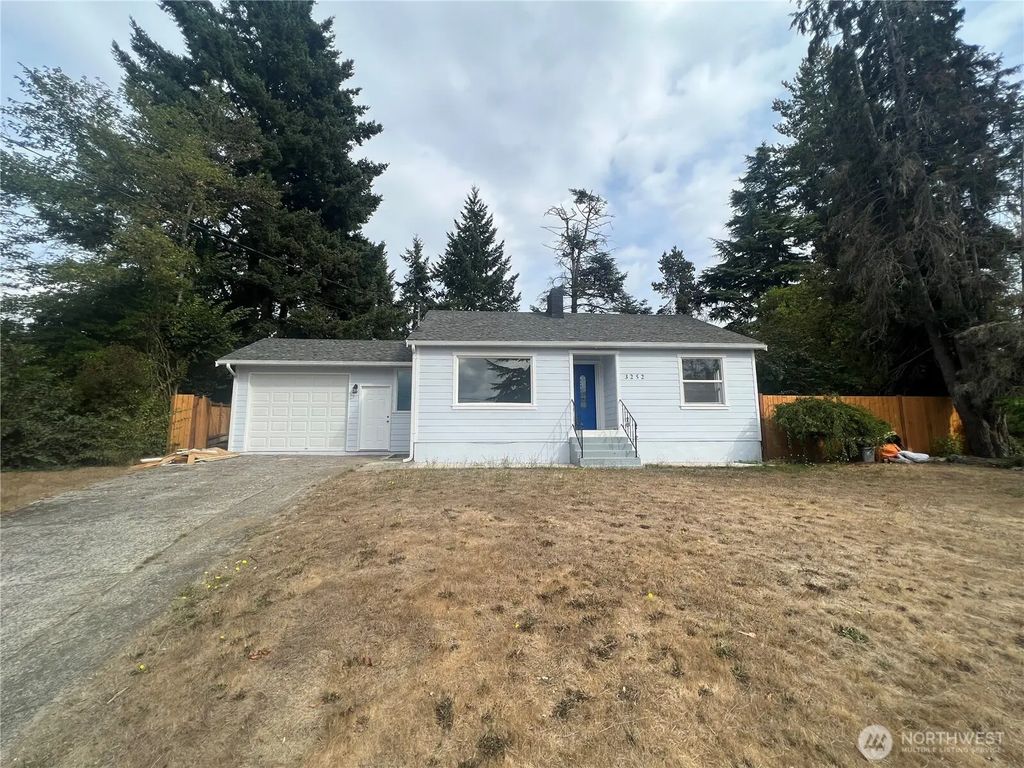 3252 Herren Avenue, Bremerton