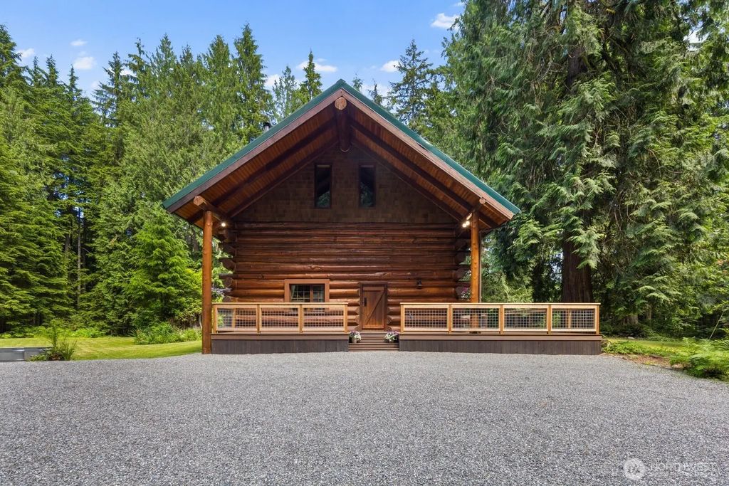 129 N Lake Roesiger Road, Snohomish