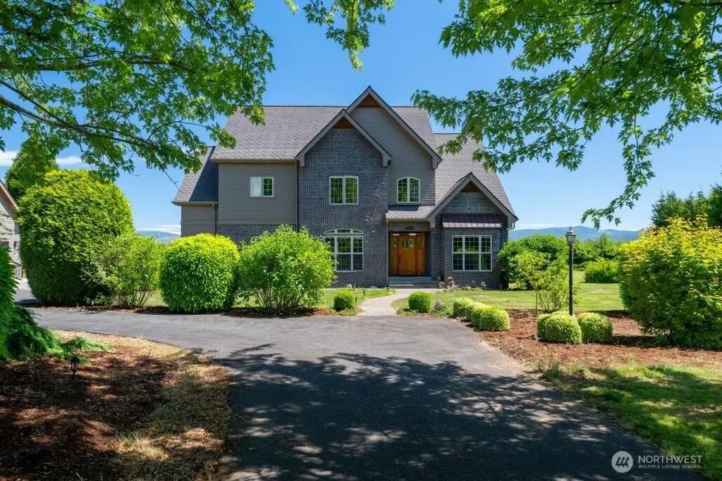 794 W Smith Road, Bellingham