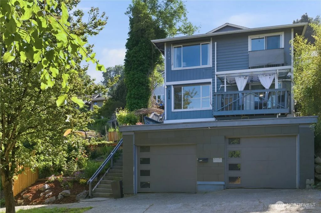 3824 23rd Avenue Sw, Seattle