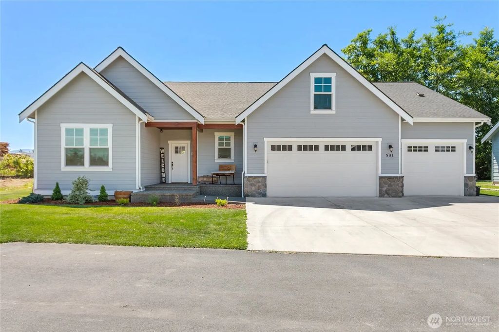 801 Pine Crest Drive, Everson