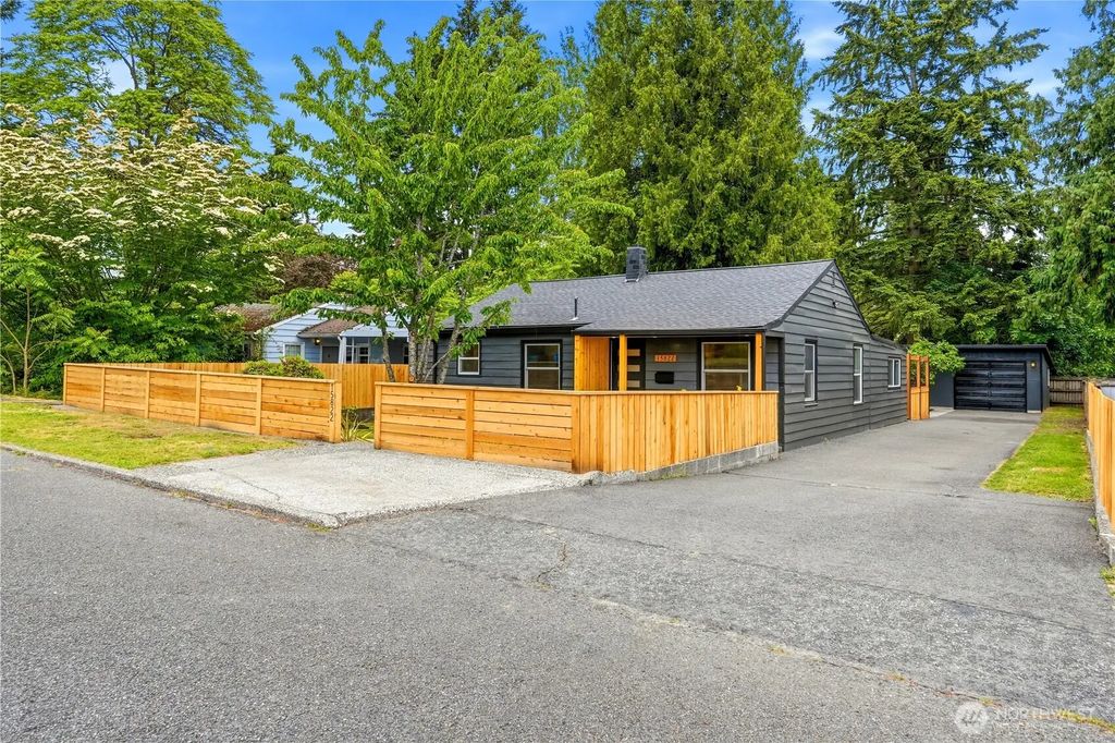 15822 26th Avenue Ne, Shoreline