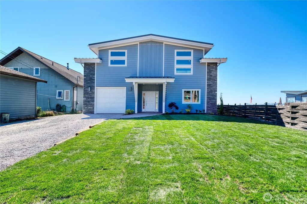 631 Freeman Lane, Point Roberts