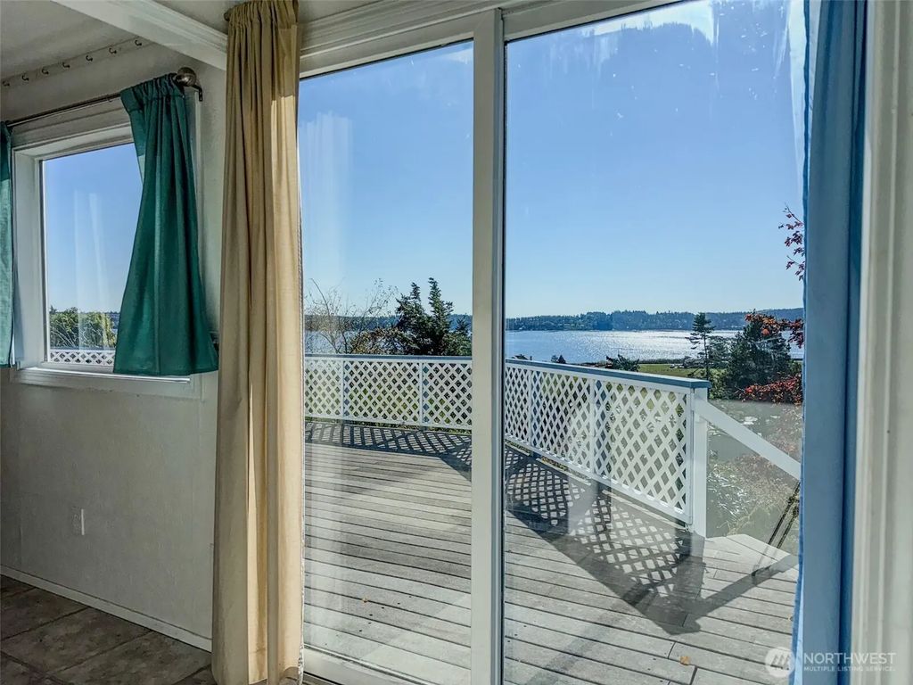 1885 Arnold Road, Coupeville