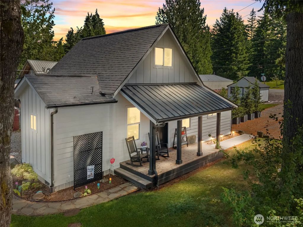 698 6th Avenue W, Tenino