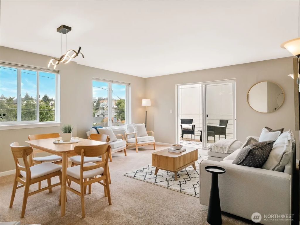 5624 Roosevelt Way Ne 302, Seattle