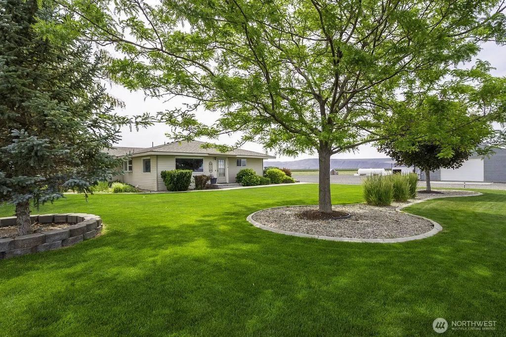 13373 Adams Road S, Royal City