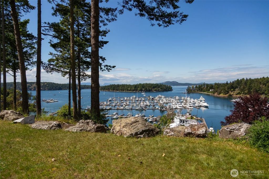 136 Ada's Aly, Friday Harbor