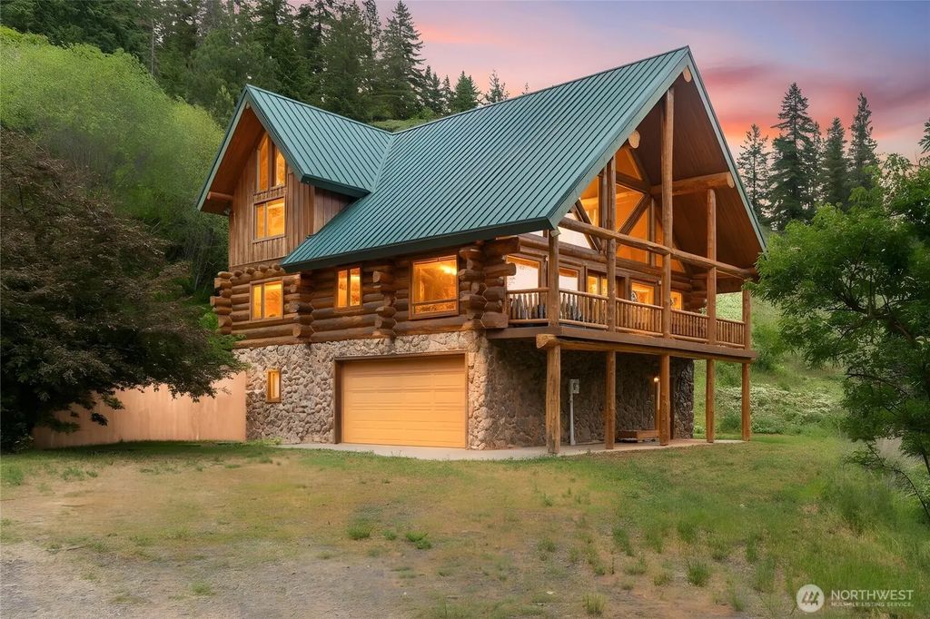 9350 North Fork Road, Cashmere
