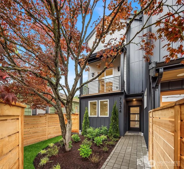 7334 25th Avenue Nw, Seattle