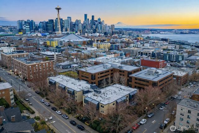 275 W Roy Street 412, Seattle