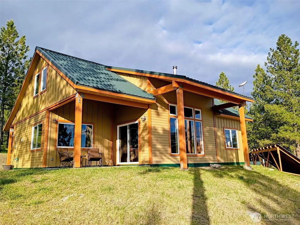 359 Bandtman Road, Tonasket