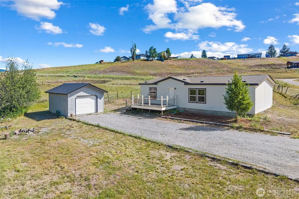 8 Mallard Lane, Republic