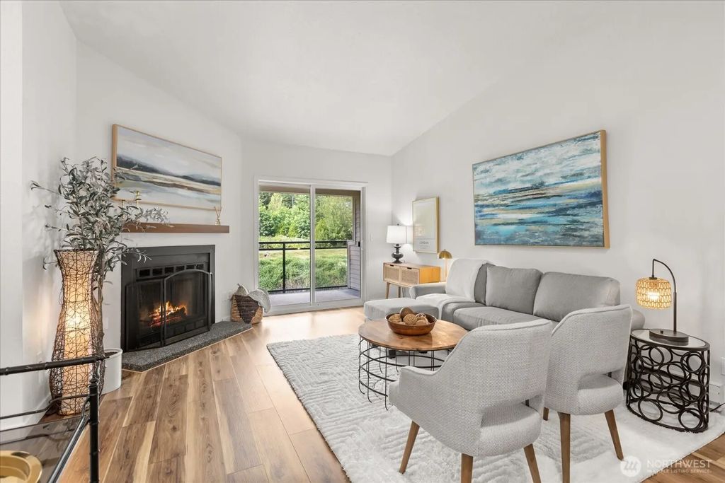 10822 E Riverside Drive A303, Bothell