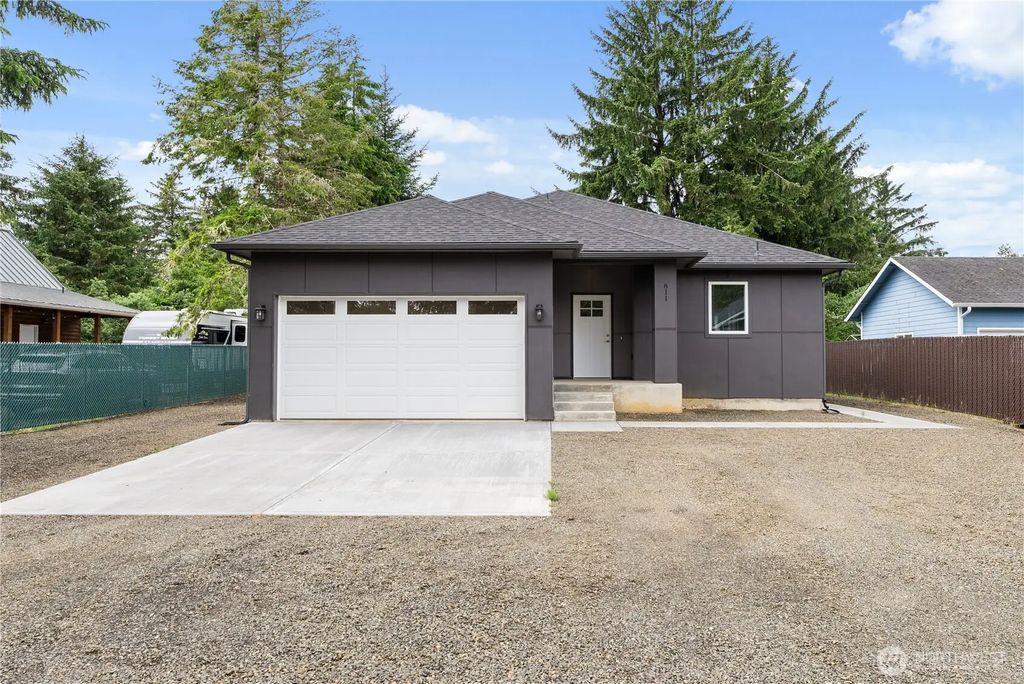 811 Vagabond Avenue, Ocean Shores