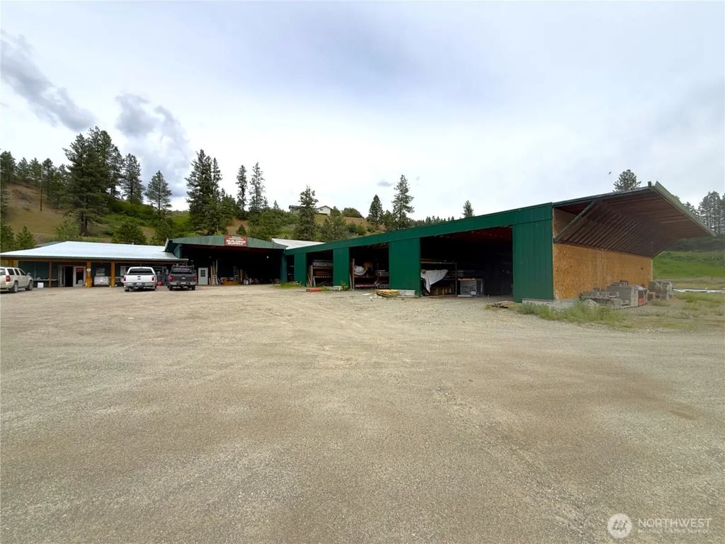 30007 Hwy 20 W, Republic
