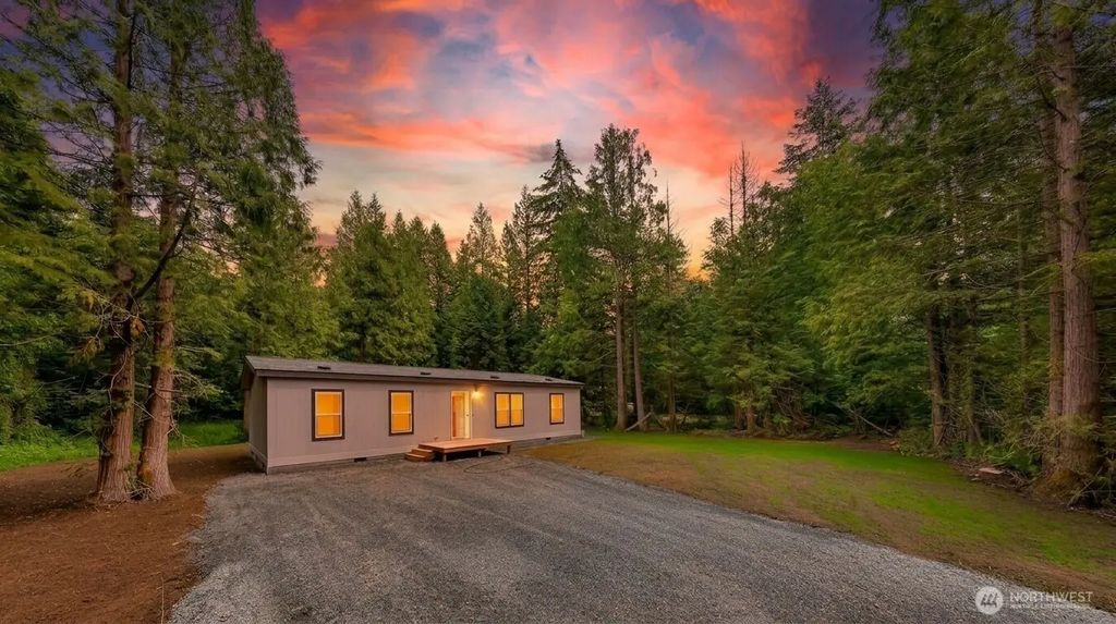 7944 Carson Road, Blaine