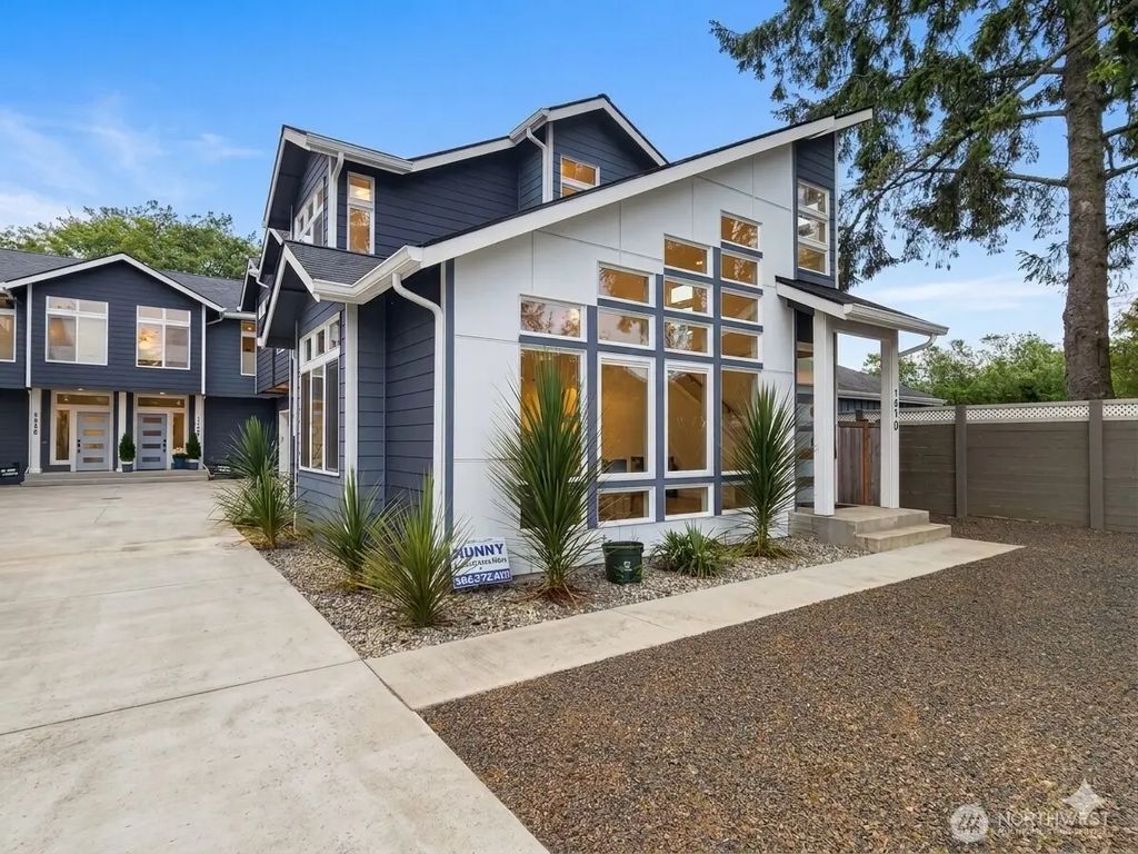 768 Point Brown Avenue Se D, Ocean Shores