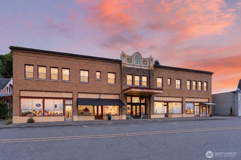 69 Main Street, Cathlamet