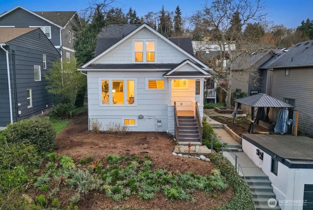 3443 21st Avenue W, Seattle