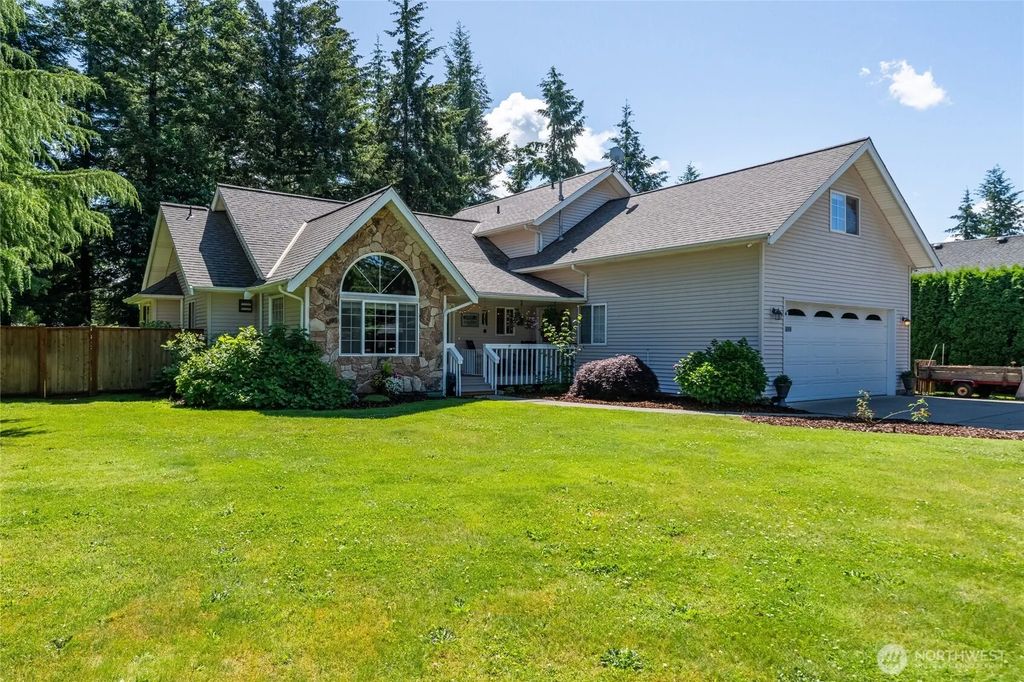 6898 Golf View Drive, Lynden