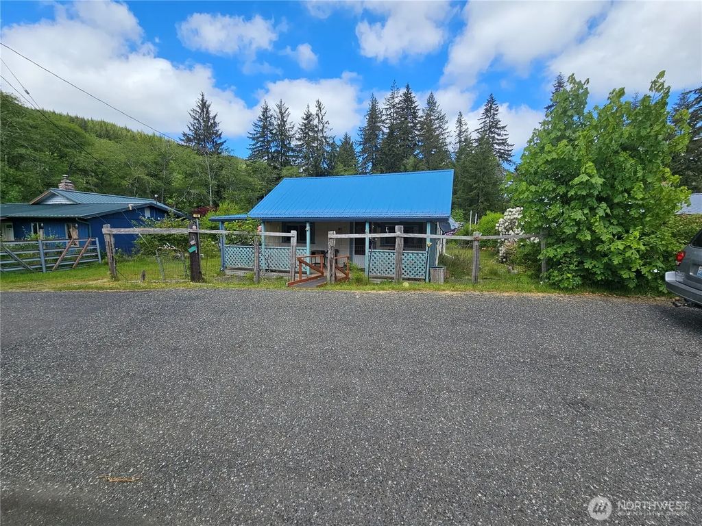 170 Bloedel Boulevard W, Beaver