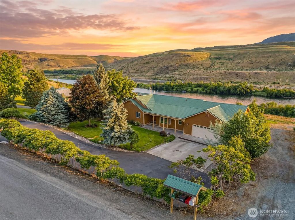 105 Bill Shaw Road, Pateros