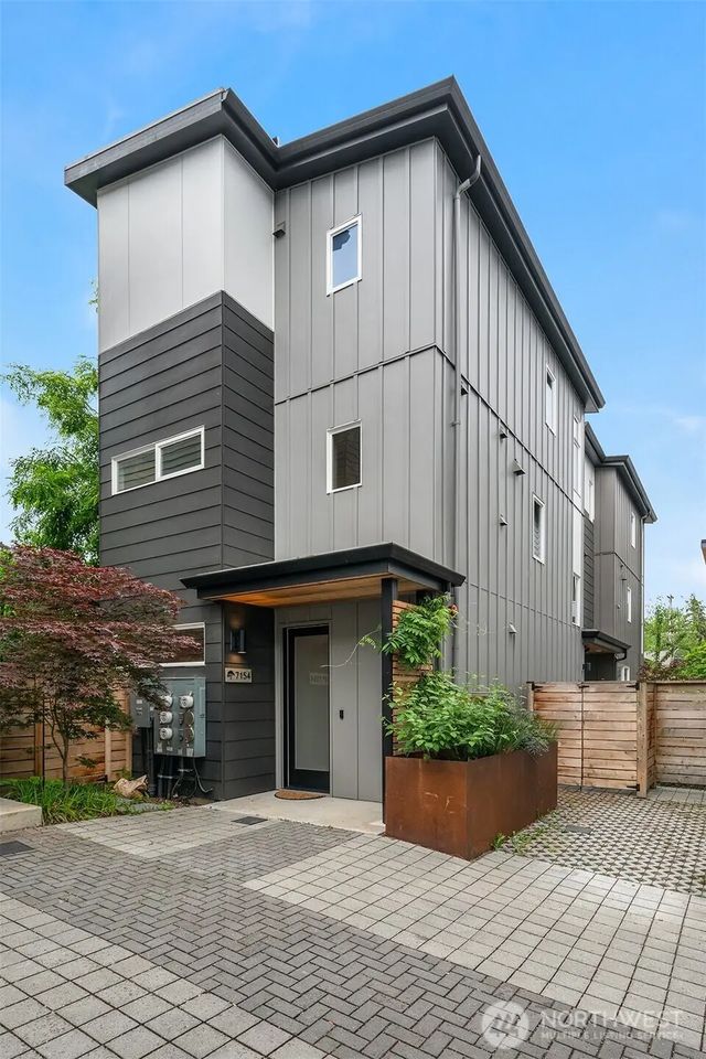 7154 44th Avenue S, Seattle
