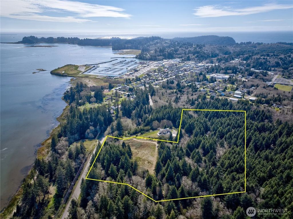 1740 State Route 101, Ilwaco