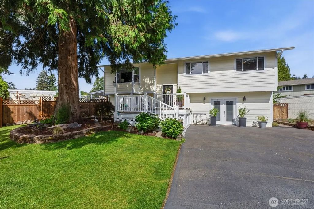 6878 Helena Drive Ne, Bremerton