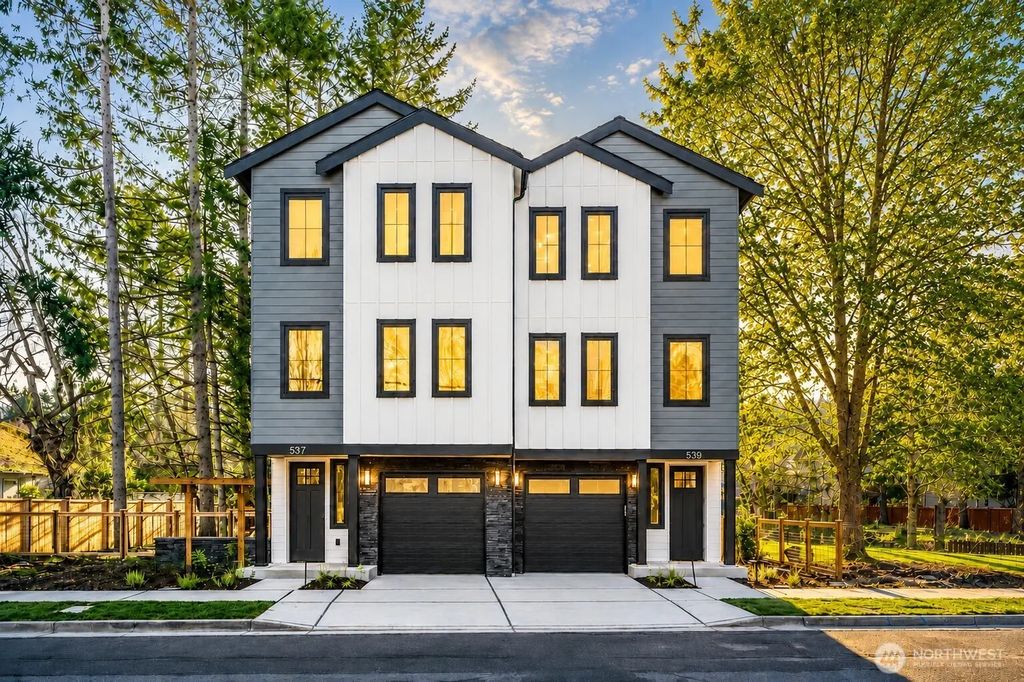 537 Nw Juniper Street, Issaquah
