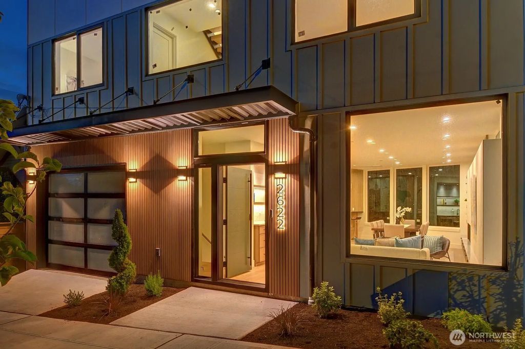 2622 Mayfair Avenue N, Seattle