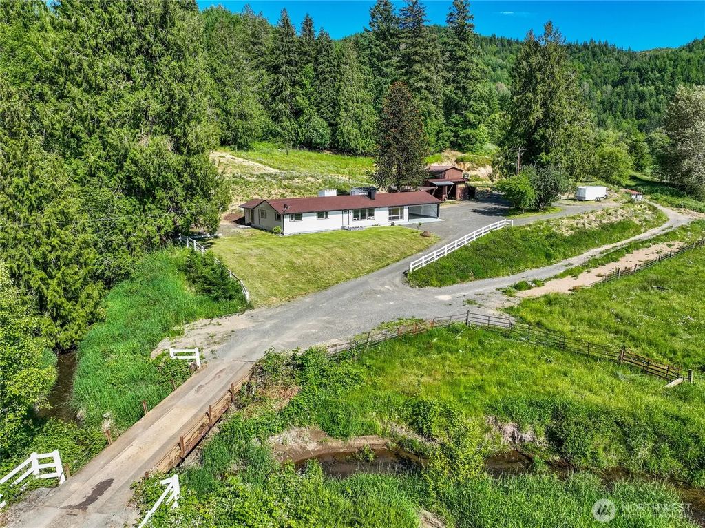 8442 Us Highway 12, Glenoma