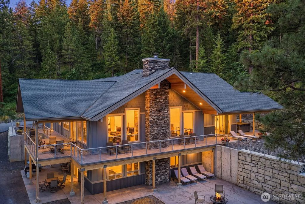 92 Broken O Lane, Leavenworth