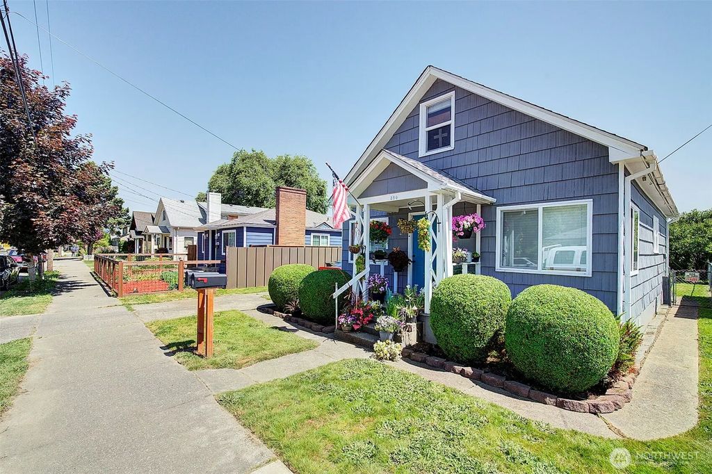 320 Williams Avenue N, Renton